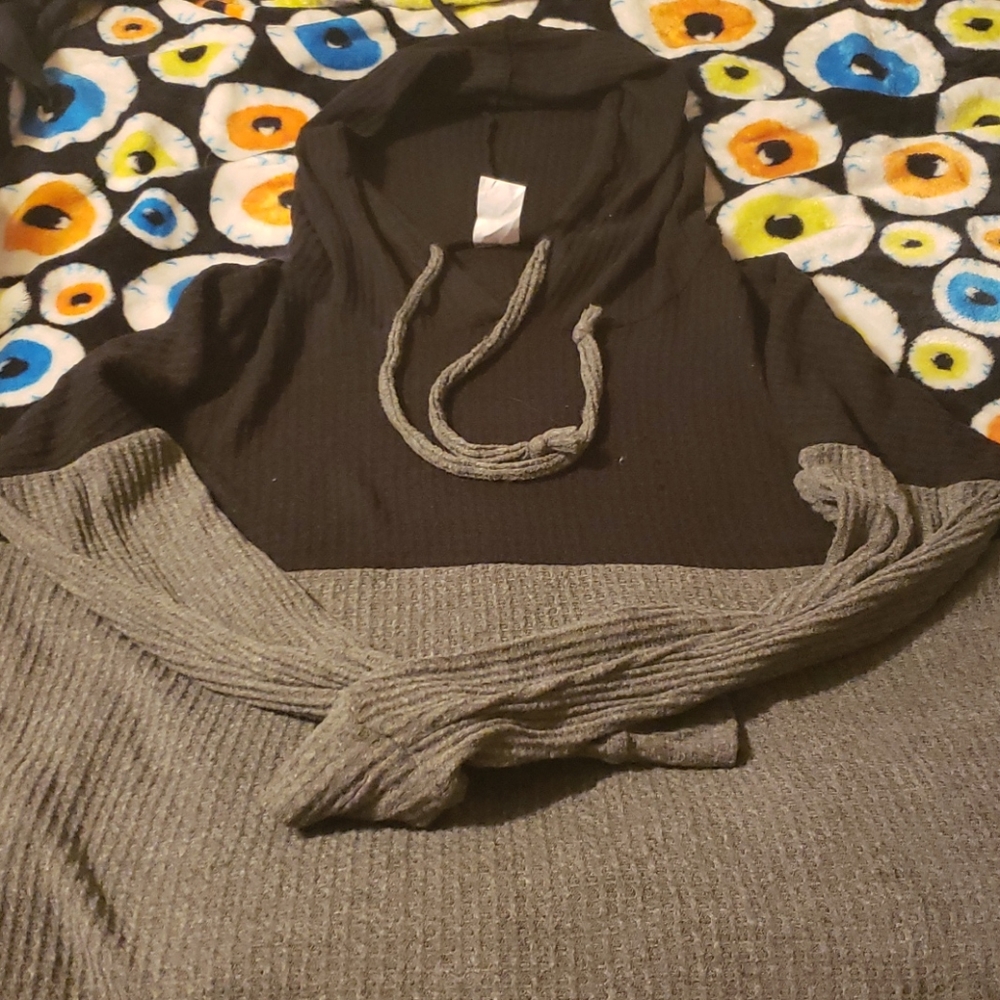 Black and gray light sweater